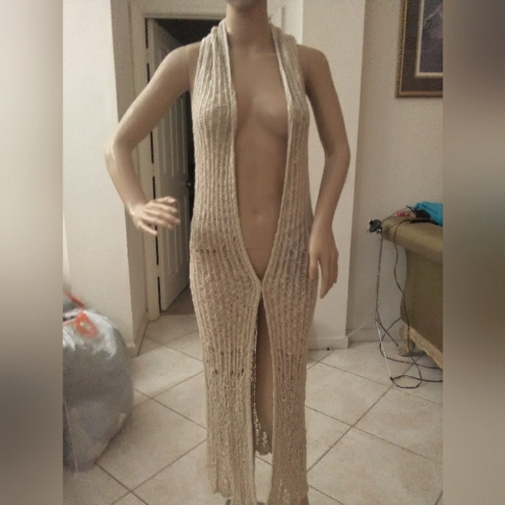 BNWOT Elegant Cream MAXI VEST CROCHET BEIGE BY MUDD SZ.S SEXY SEXY AND SEXY!!